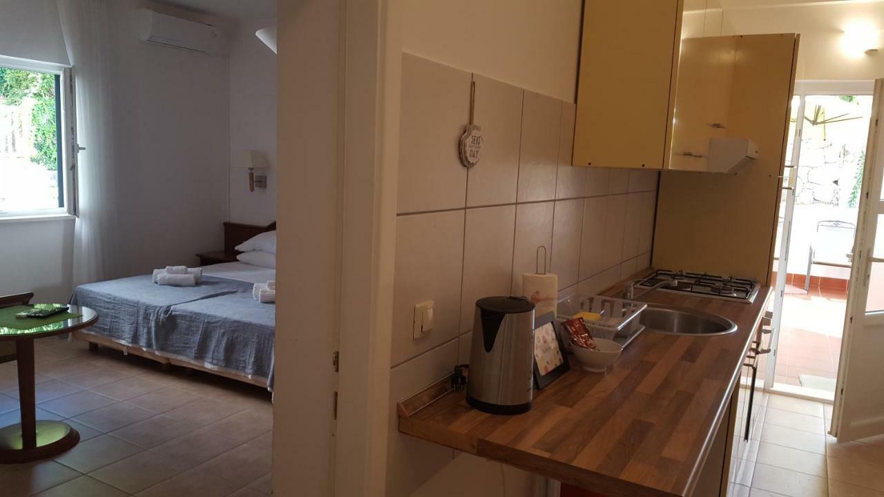 Guest House Sol Cavtat Ngoại thất bức ảnh